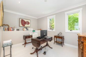 4710 Piccadilly South